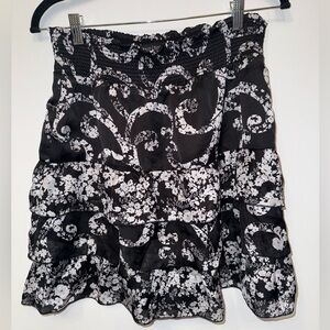 White House Black Market Black & White Tiered skirt